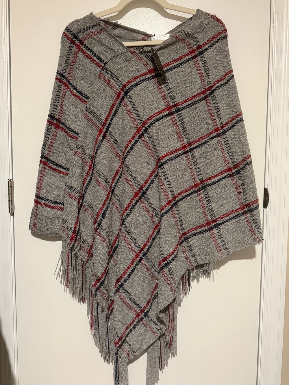 Janice Apparel Plaid Fringe Poncho | NWT | One Size
Super Soft!!